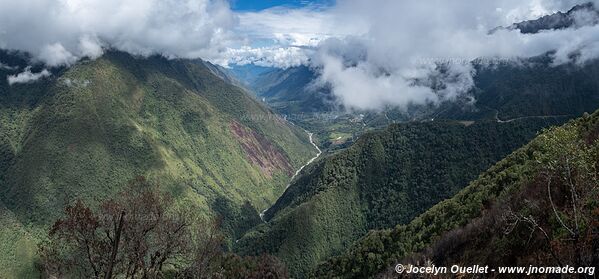 Road from Ollantaytambo to Santa María - Peru