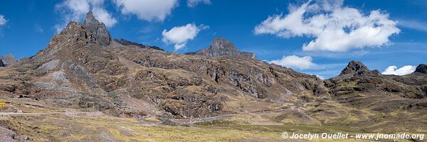 Road from Lares to Calca - Peru