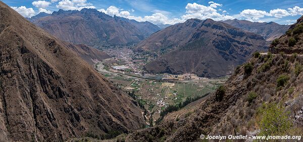 Trail from Calca to Huchuy Qosqo - Peru