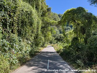 Route 9 au nord de Salta - Argentine