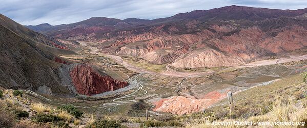 Route de Serrania del Hornocal à Santa Ana - Argentine