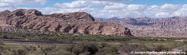 Road 76 between Jagué and Vinchina - Argentina